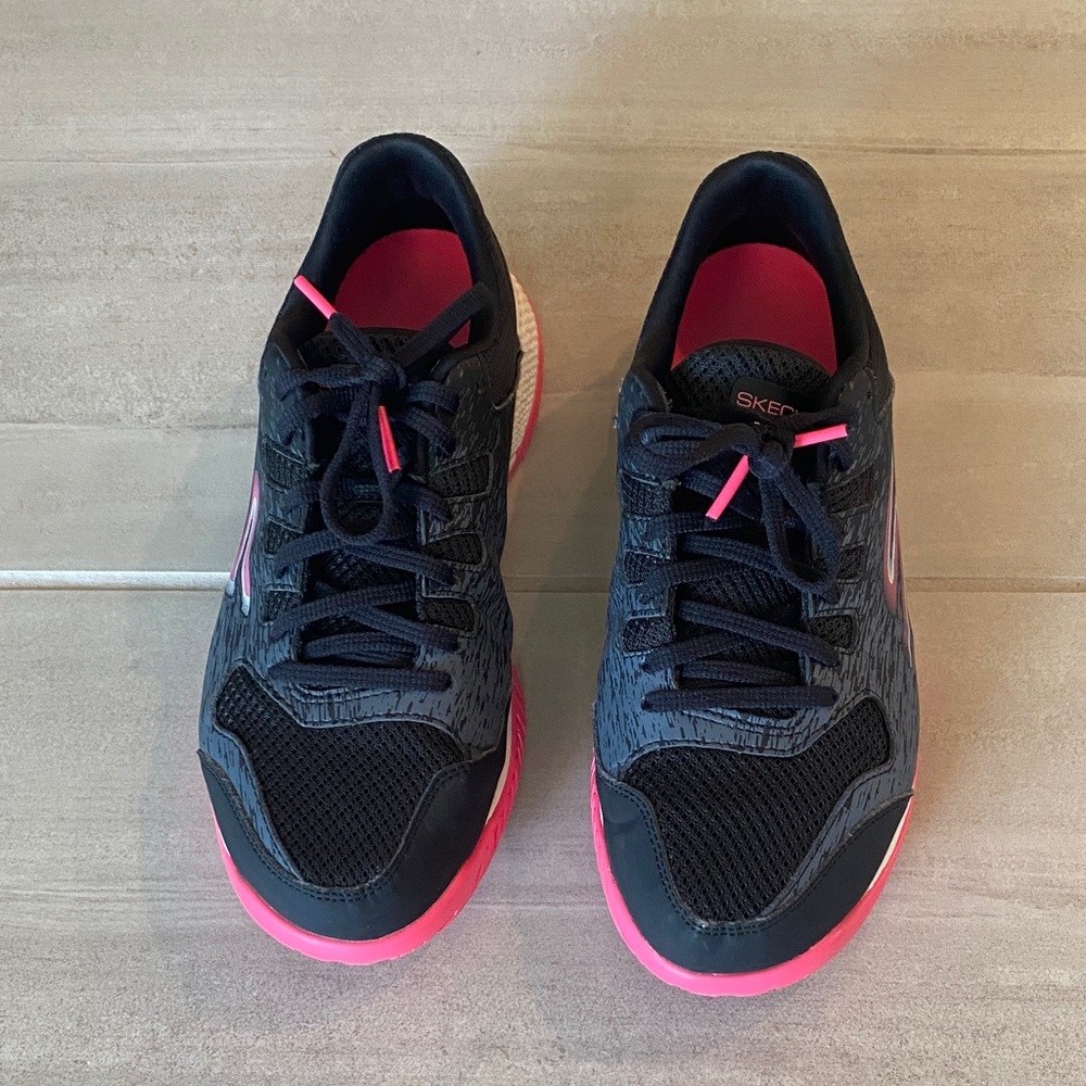Skechers Women's Black and Pink Pickleball Court Sneakers
